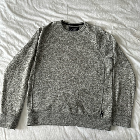 Abercrombie & Fitch Other - Abercrombie & Fitch grey crewneck sweater